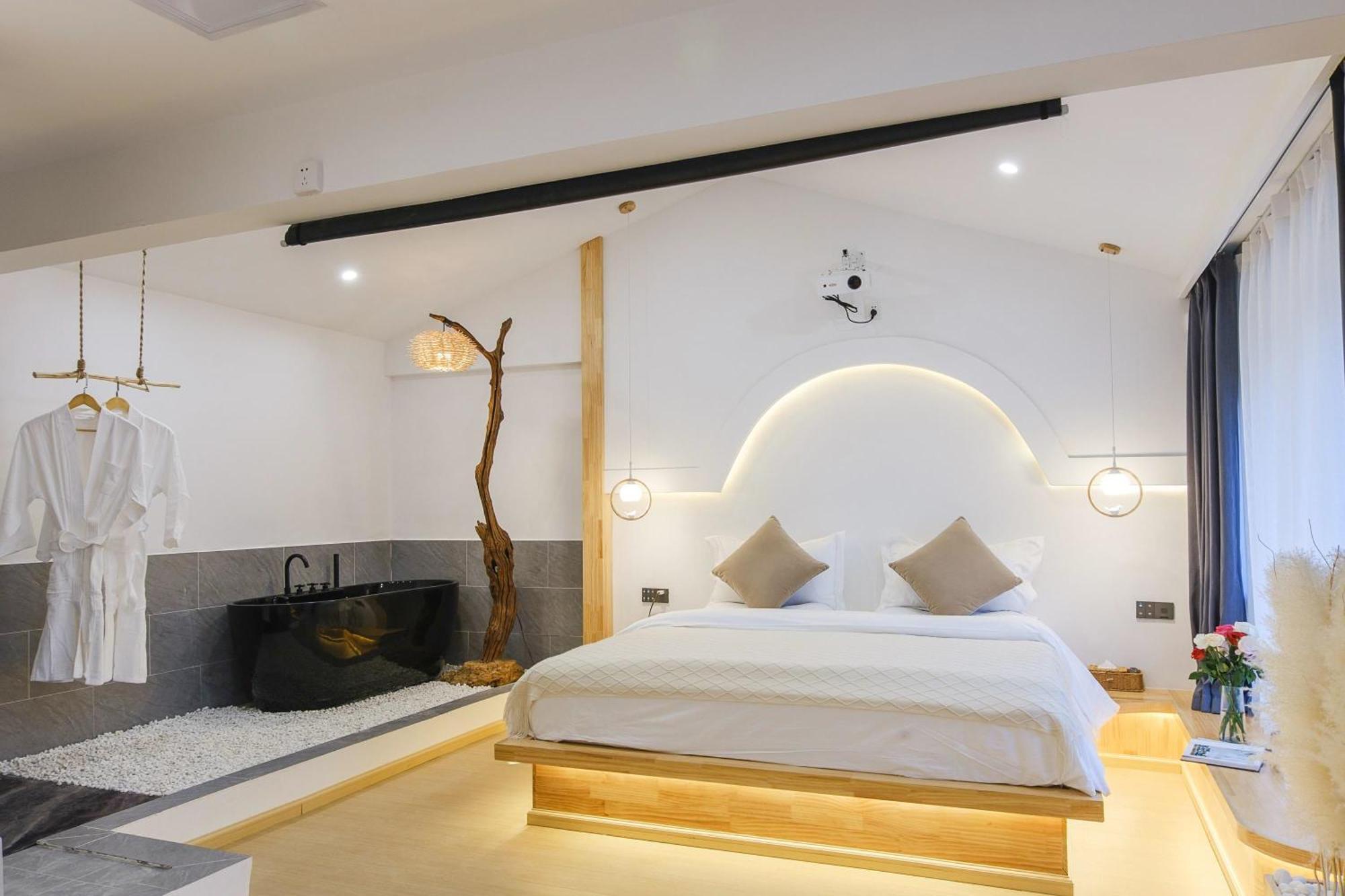 Big Tree Guesthouse - Naxi Old Style ลี่เจียง ภายนอก รูปภาพ