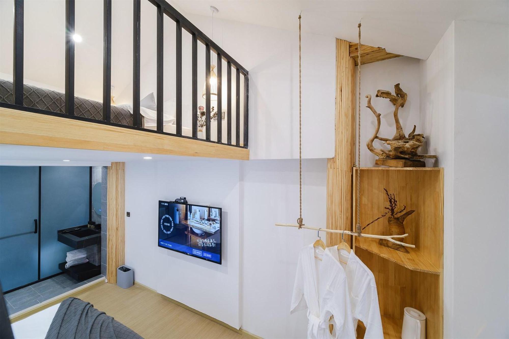 Big Tree Guesthouse - Naxi Old Style ลี่เจียง ภายนอก รูปภาพ