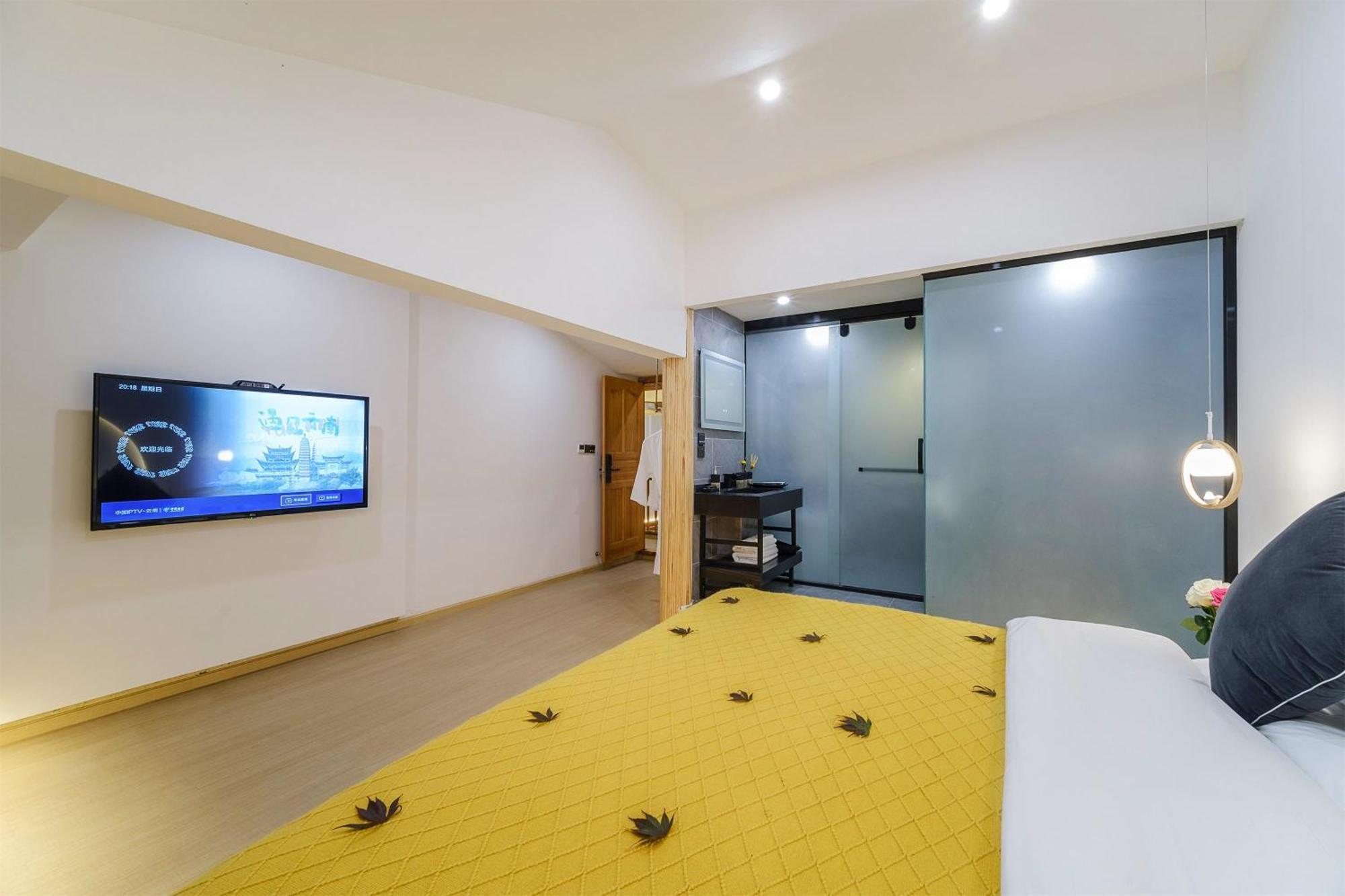 Big Tree Guesthouse - Naxi Old Style ลี่เจียง ภายนอก รูปภาพ