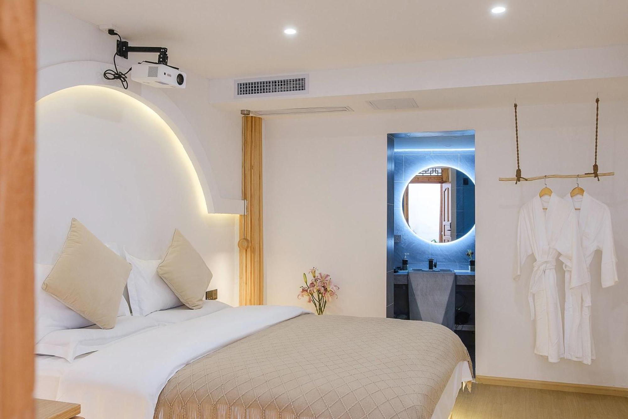 Big Tree Guesthouse - Naxi Old Style ลี่เจียง ภายนอก รูปภาพ