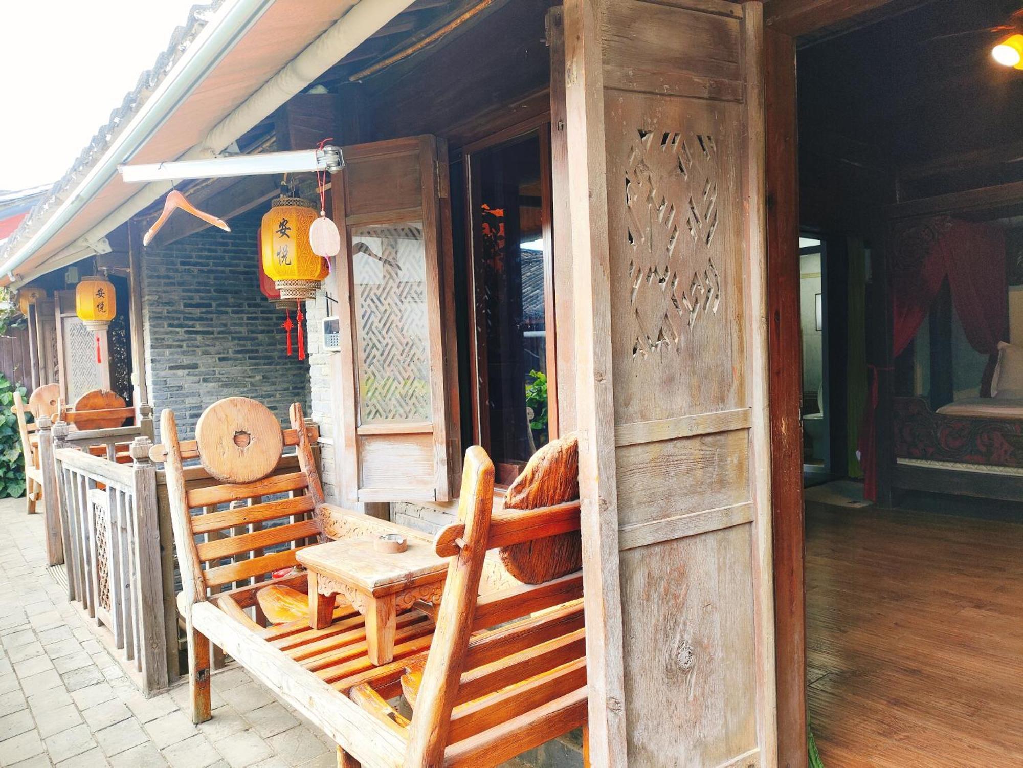 Big Tree Guesthouse - Naxi Old Style ลี่เจียง ภายนอก รูปภาพ