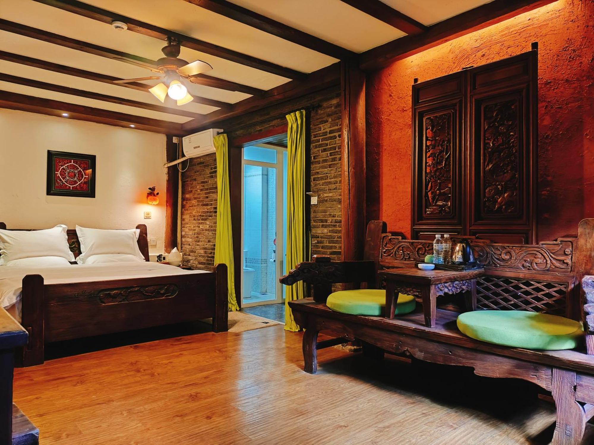 Big Tree Guesthouse - Naxi Old Style ลี่เจียง ภายนอก รูปภาพ