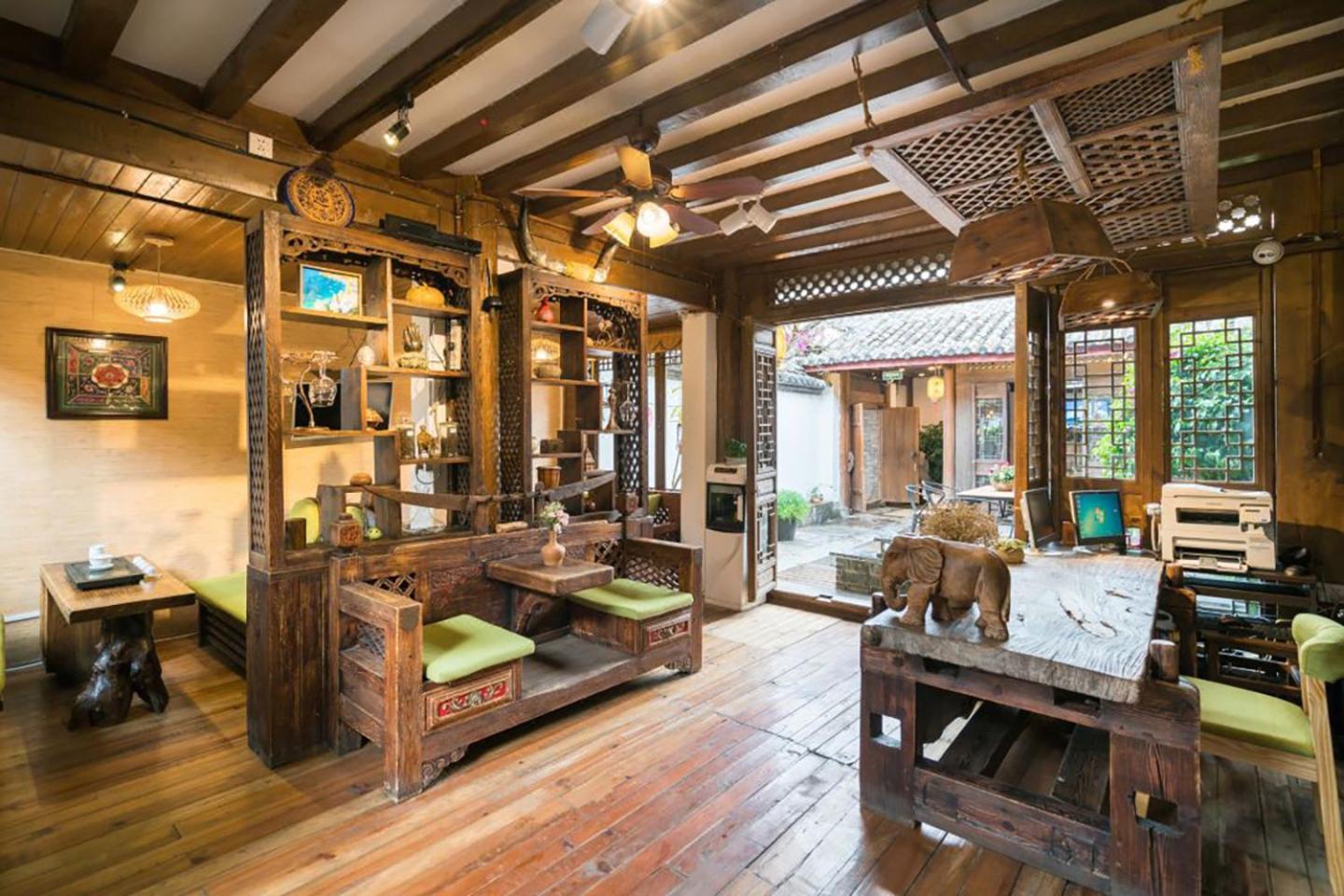 Big Tree Guesthouse - Naxi Old Style ลี่เจียง ภายนอก รูปภาพ
