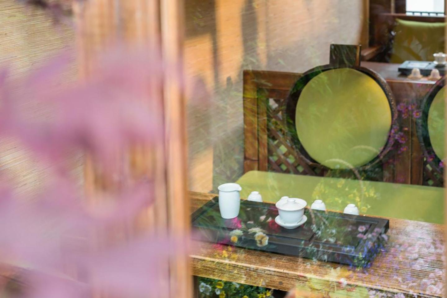 Big Tree Guesthouse - Naxi Old Style ลี่เจียง ภายนอก รูปภาพ